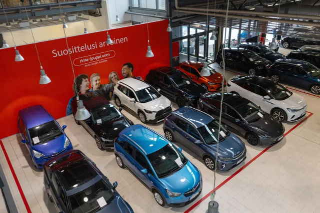 Rinta-Joupin Autoliike showroom